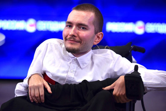 مردی که سال آینده سرش روی بدن فرد دیگری قرار خواهد گرفت! (+عکس)