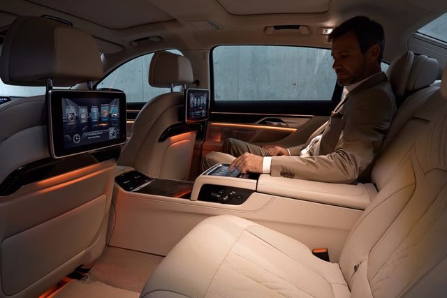 اتصال ب.ام‌.و به اینترنت بیشتر شد