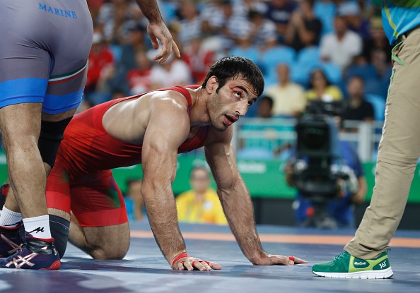 جنگ دوملیتی دو ایرانی رو تشک کشتی(+گزارش تصویری)