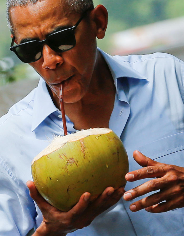 نارگیل خوری اوباما در لائوس (+عکس)