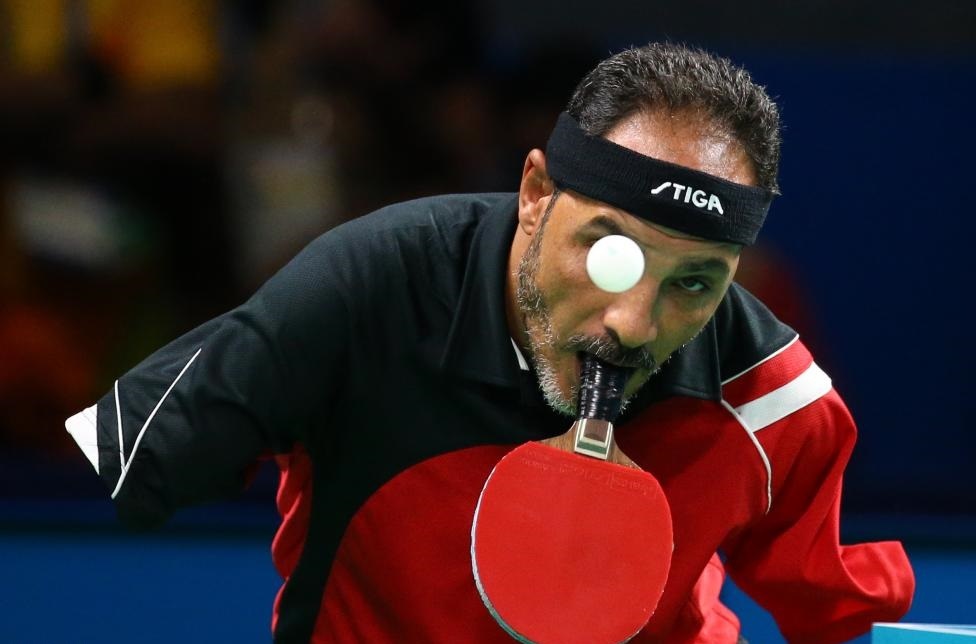 پینگ‌پنگ‌بازی که دست ندارد (عکس)