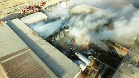 شهرک صنعتی آبادان در شعله های آتش (+عکس)