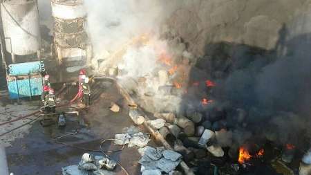 شهرک صنعتی آبادان در شعله های آتش (+عکس)