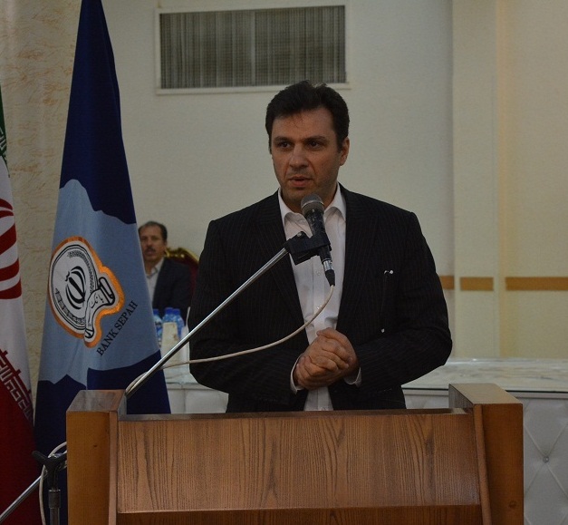 تقدیر از رئیس روابط عمومی بانک سپه تقدیر از رئیس روابط عمومی بانک سپه