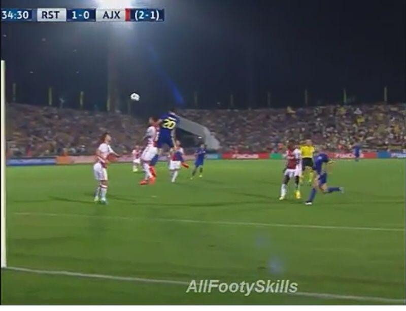 حذف آژاکس با گل سردار آزمون ؛سلام ایرانی به لیگ قهرمانان اروپا(+عکس)