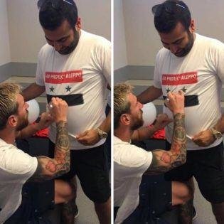 مسی پرچم سوریه را امضا کرد (+عکس)