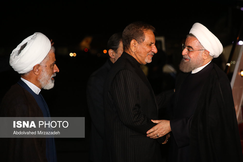بازگشت روحانی از سفر به جنوب شرق آسیا (+عکس)