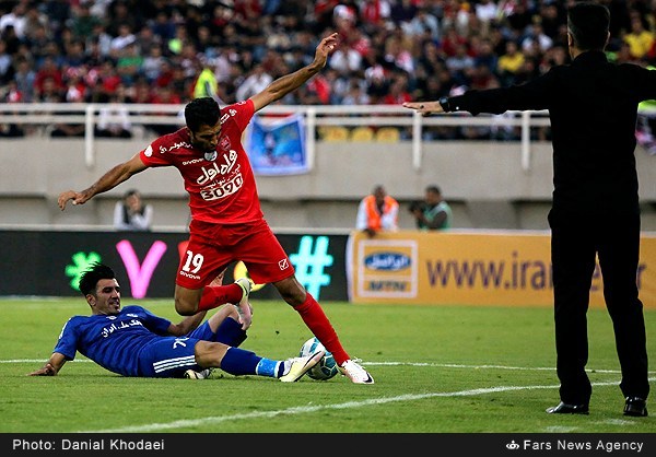 استقلال خ 1 - 1 پرسپولیس / قرمزها صدرنشین ماندند(+جدول/عکس) استقلال خ 1 - 1 پرسپولیس / قرمزها صدرنشین ماندند(+جدول/عکس)