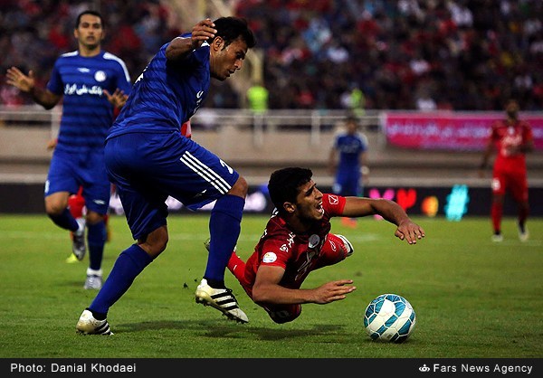 استقلال خ 1 - 1 پرسپولیس / قرمزها صدرنشین ماندند(+جدول/عکس) استقلال خ 1 - 1 پرسپولیس / قرمزها صدرنشین ماندند(+جدول/عکس)