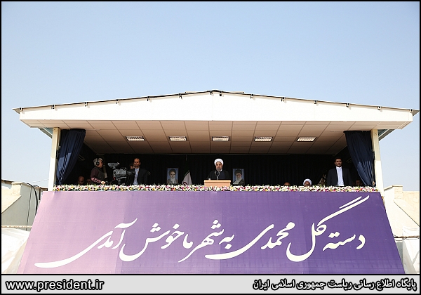 روحانی در اراک: یک مملکت،‌یک رهبر، یک دولت/ دروغ‌گو و فحاش انقلابی نیست / روابط بانکی با دنیا برقرار شده