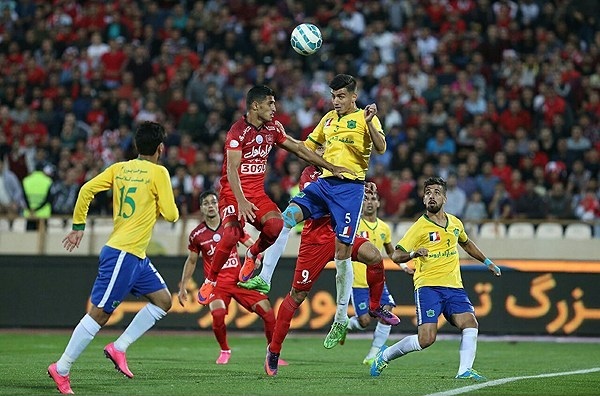 پرسپولیس 1 - 0 صنعت نفت / برانکو صدر را پس گرفت(+جدول/عکس) پرسپولیس 1 - 0 صنعت نفت / برانکو صدر را پس گرفت(+جدول/عکس)