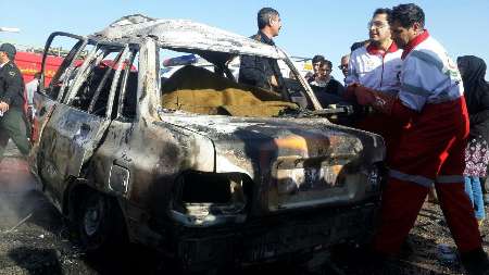 تصادف پراید - نیسان در استان فارس/ 4 مسافر پراید در آتش زنده زنده سوختند (+عکس)