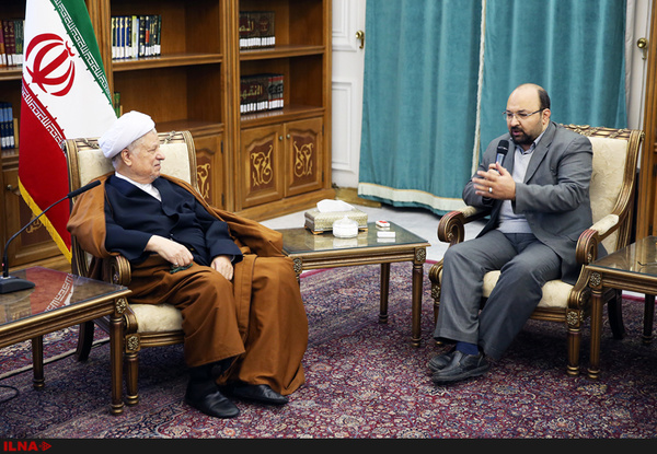 هاشمی رفسنجانی: برخی دشمنان امام و رهبری به مراکز حساس نفوذ کرده‌اند