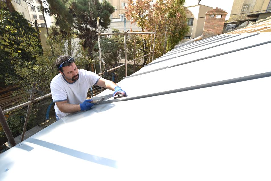 پایان بازسازی سقف خانه سیمین و جلال