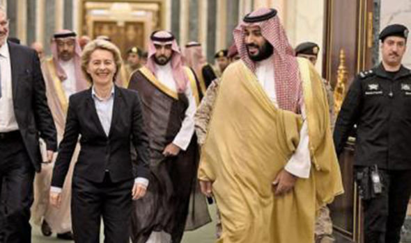 جنجال بر سر پوشش وزیر دفاع آلمان در عربستان