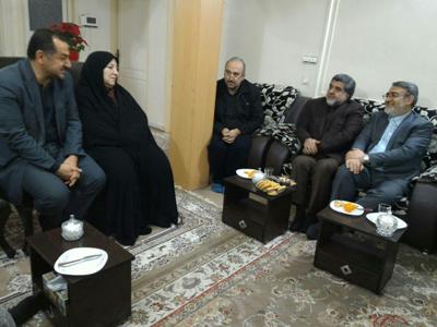 دیدار وزیر کشور با خانواده پاسدار شهید علی سرحدی