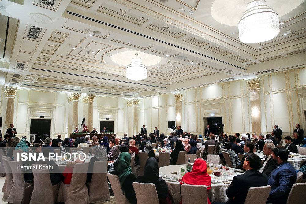 دیدار ایرانیان مقیم روسیه با روحانی (عکس)