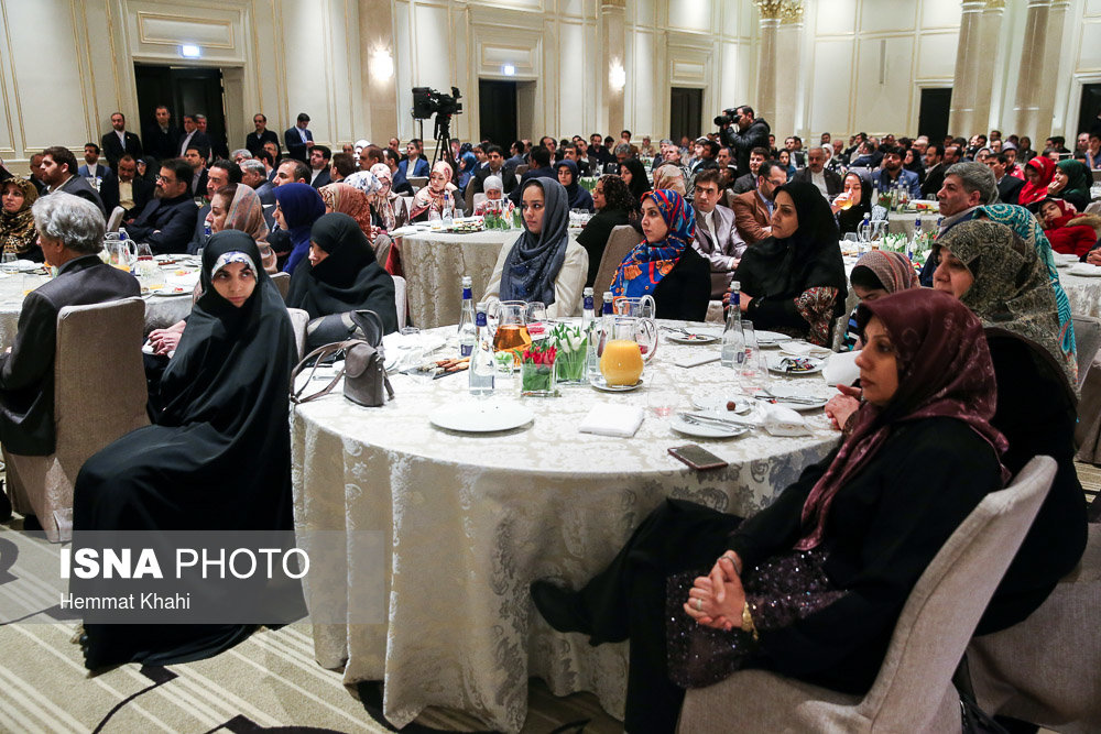 دیدار ایرانیان مقیم روسیه با روحانی (عکس)