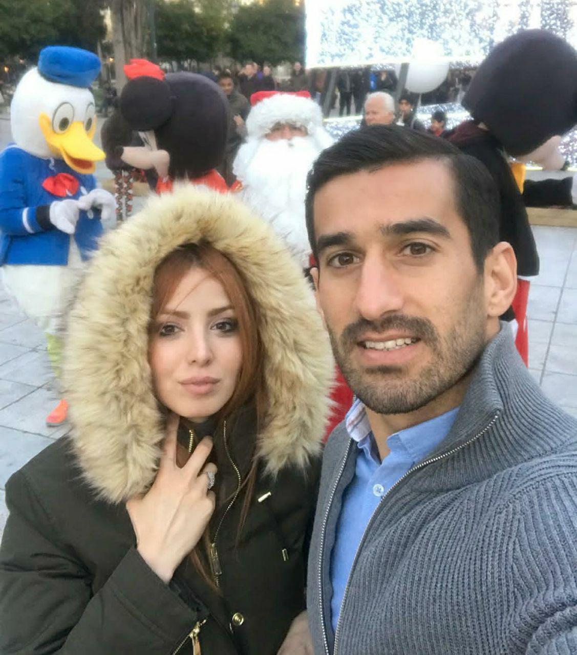 احسان حاج صفی به همراه همسرش در یونان (عکس)