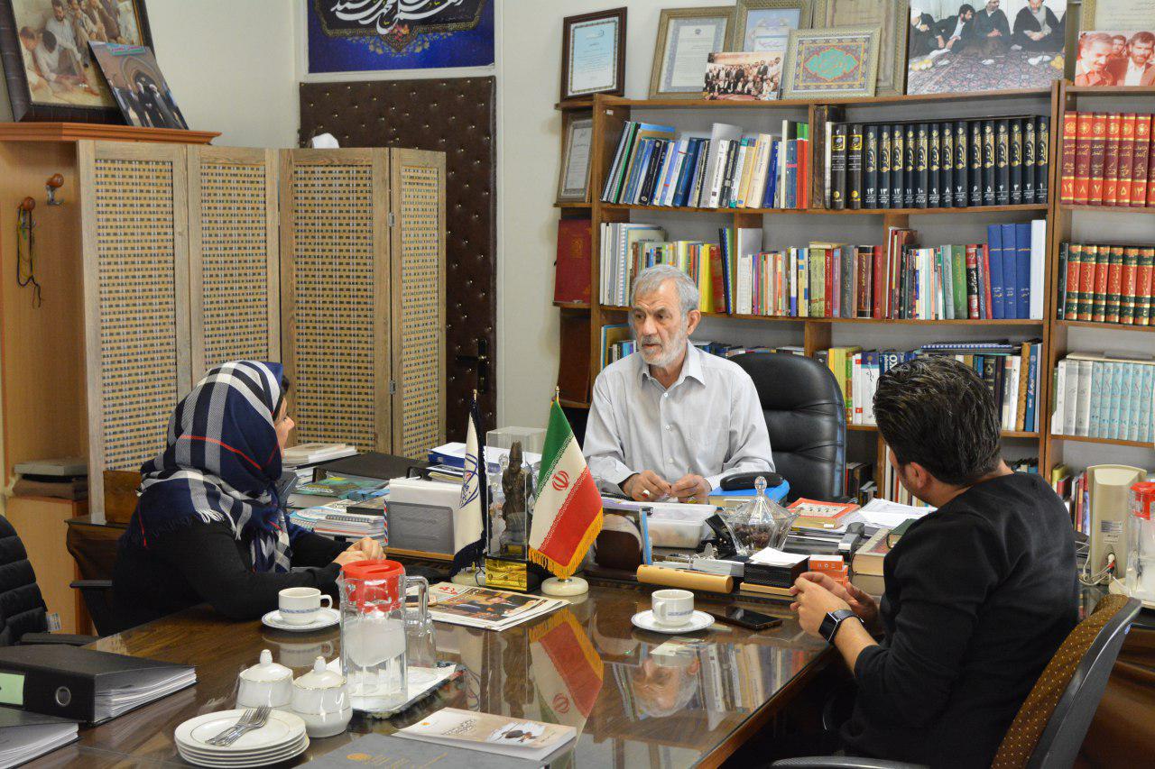 حسن غفوری فرد: استادیوم رفتن زنان لزومی ندارد/ احمدی نژاد ظرفیت رییس جمهور شدن را نداشت/ احمدی نژاد گفت در دانشگاه بین المللی قزوین برای دیگر کشورها رییس جمهور تربیت کنیم/ رای دادن به موسوی برایم گران تمام شد/ «رئیس جمهور کومور» تربیت شده جامعه المصطفی است حسن غفوری فرد: استادیوم رفتن زنان لزومی ندارد/ احمدی نژاد ظرفیت رییس جمهور شدن را نداشت/ احمدی نژاد گفت در دانشگاه بین المللی قزوین برای دیگر کشورها رییس جمهور تربیت کنیم/ رای دادن به موسوی برایم گران تمام شد/ «رئیس جمهور کومور» تربیت شده جامعه المصطفی است