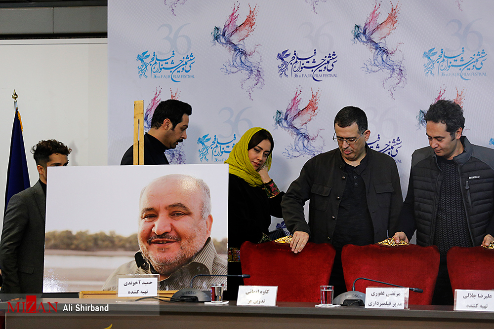 فیلمها و حاشیههای روز هشتم جشنواره فجر در سینمای رسانه (+عکس) فیلمها و حاشیههای روز هشتم جشنواره فجر در سینمای رسانه (+عکس)