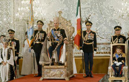 انقلابیون از سرنگونی سریع نظام پادشاهی غافلگیر شدندمعاون سازمان برنامه وقوع انقلاب را پیش بینی کرده بود/از تمایلات جاه طلبانه تا دو قطبی شدید فرهنگی