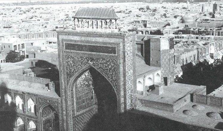 نقاره‌خانه صحن انقلاب؛ سال ۱۳۲۵ (عکس)