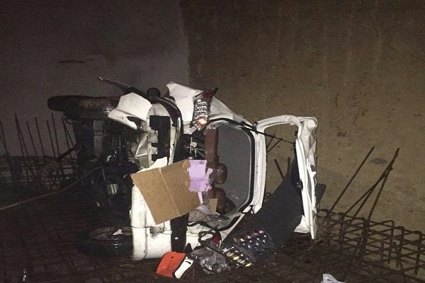 سقوط 206 به گودال 12 متری در ولنجک (+عکس)