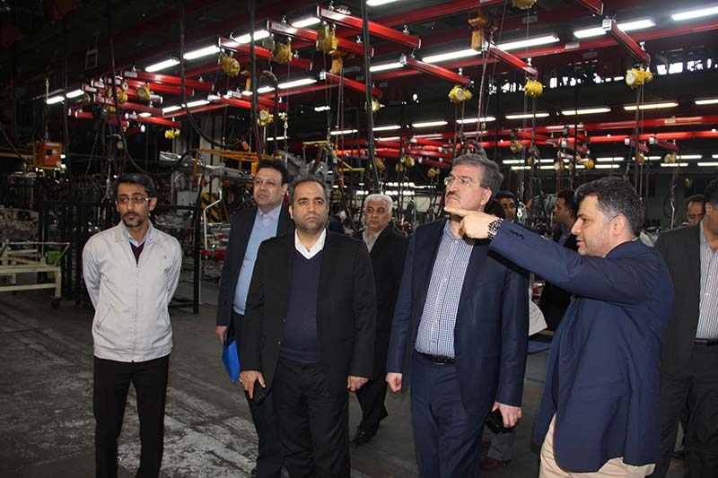 بازدید مدیر عامل بانک رفاه از خودروسازی کرمان