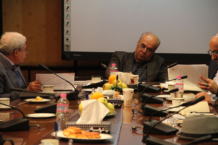 معاون مطبوعاتی وزیر ارشاد: از تشکیل یک نهاد صنفی حوزه تبلیغات حمایت میکنیم معاون مطبوعاتی وزیر ارشاد: از تشکیل یک نهاد صنفی حوزه تبلیغات حمایت میکنیم