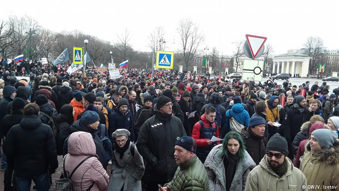 روسیه؛ تظاهرات هزاران حامی تحریم انتخابات و مخالفان پوتین (+عکس) / بازداشت 180 نفر روسیه؛ تظاهرات هزاران حامی تحریم انتخابات و مخالفان پوتین (+عکس) / بازداشت 180 نفر