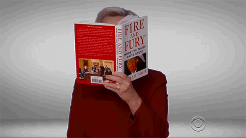 قرائت کتاب ضد ترامپ در مراسم سالانه قرائت کتاب ضد ترامپ در مراسم سالانه