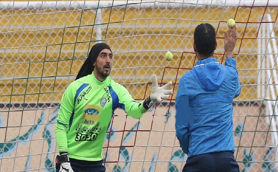 تمرین رحمتی با توپ تنیس (عکس)