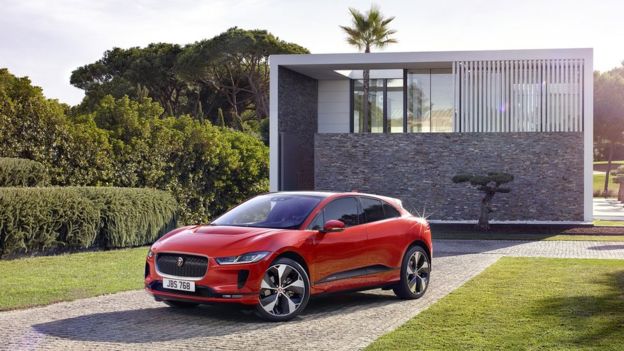 آی- پیس جگوار در تقابل با تسلا ایکس/