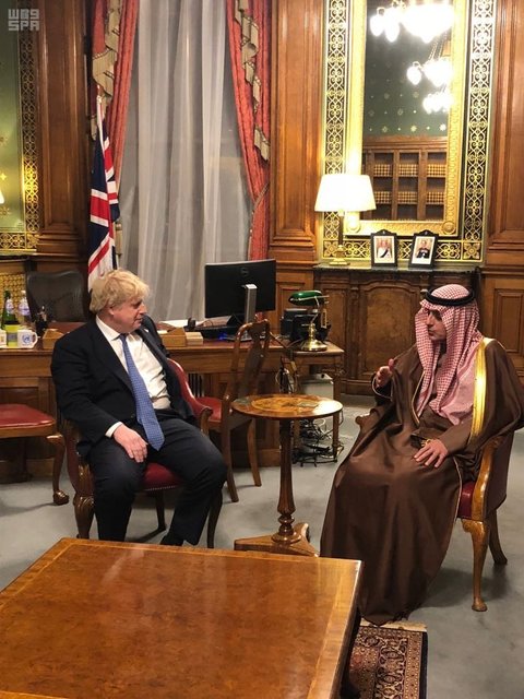 جانسون: عربستان فقط از مرزهایش دفاع میکند!/ عادل الجبیر: جنگ در یمن بر ما تحمیل شد! جانسون: عربستان فقط از مرزهایش دفاع میکند!/ عادل الجبیر: جنگ در یمن بر ما تحمیل شد!