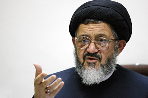 عضو جامعه روحانیت: از روحانی دفاع و به او رای می‌دهم/  برخی از نامزدها شاید پول جدیدی برای یارانه و کارانه پیدا کرده اند که دیگران بی خبرند