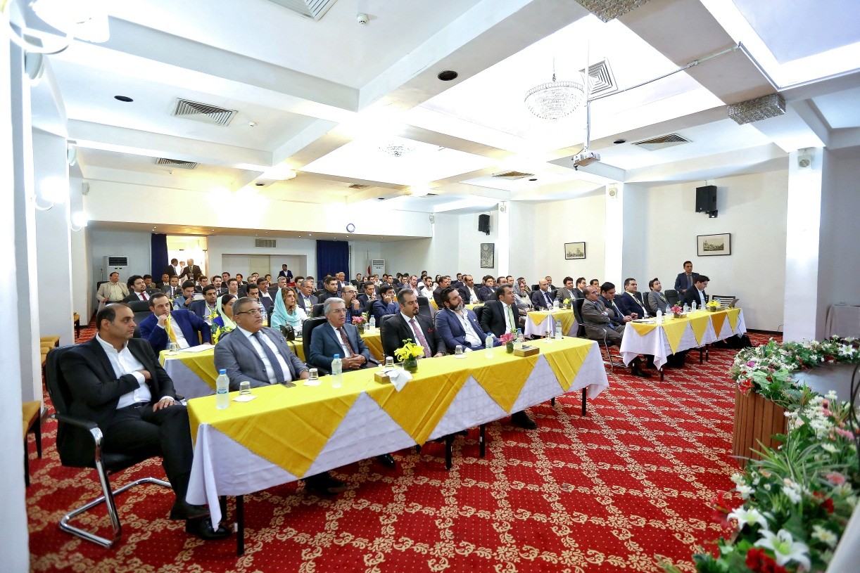 برگزاری بزرگترین همایش نمایندگان نگین خودرو در سال 96 (+عکس)