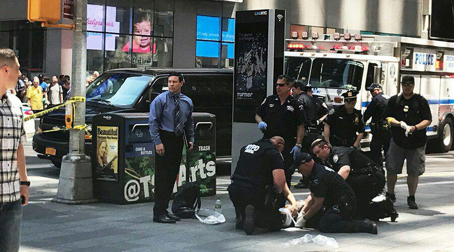 حمله یک خودرو به عابران پیاده در نیویورک‌/ یک کشته و 13 زخمی