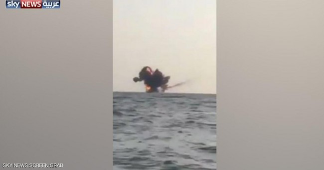 حمله قایق بمب گذاری شده یمن به تاسیسات نفتی عربستان (+عکس)