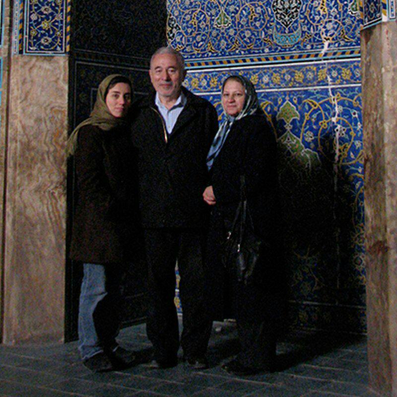 مریم میرزاخانی در کنار پدر و مادرش (عکس)