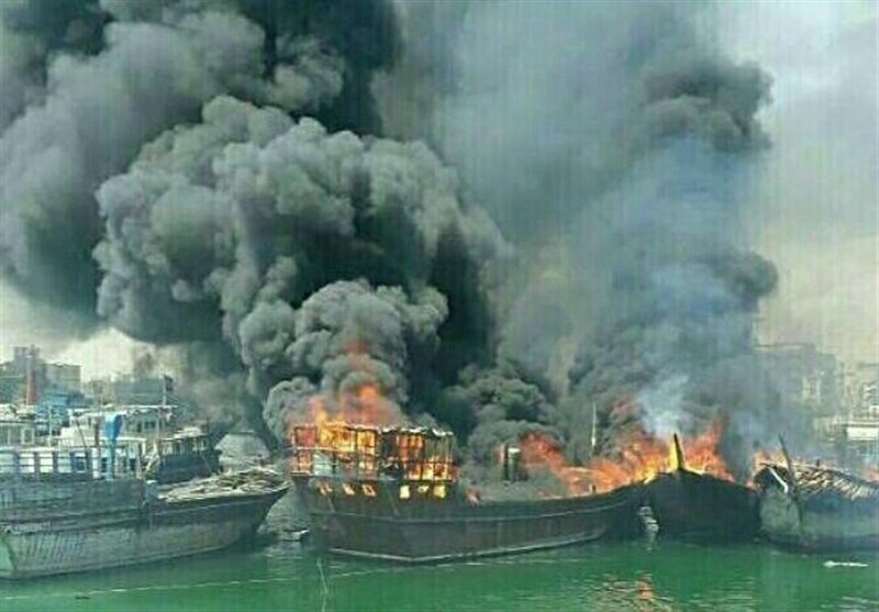 آتش سوزی در اسکله چند منظوره کنگان بوشهر (+عکس) آتش سوزی در اسکله چند منظوره کنگان بوشهر (+عکس)