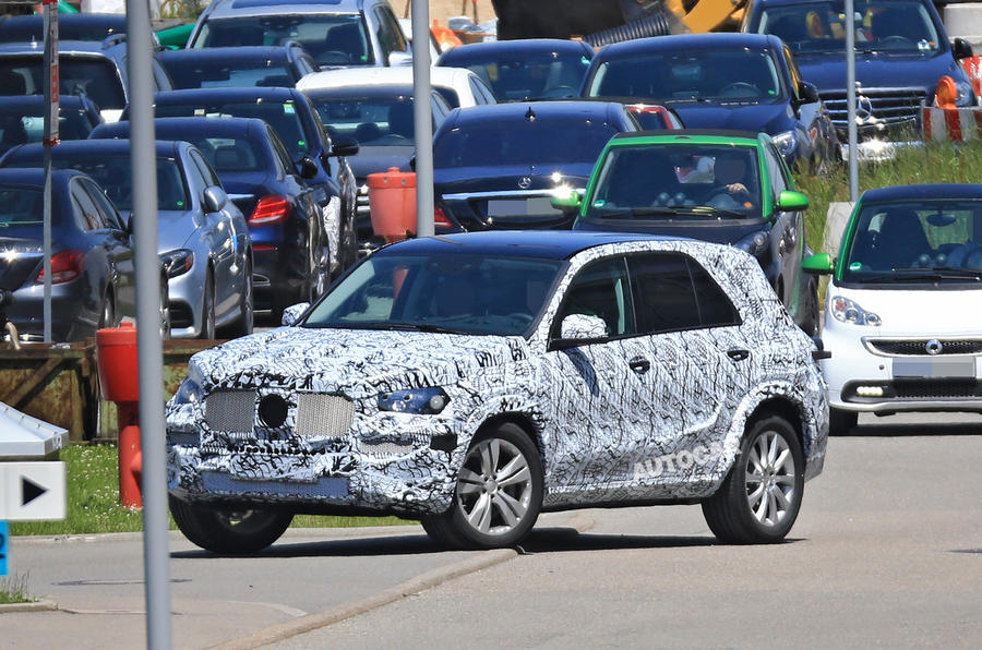 بنز در حال ساخت رقبای جدید بیامو X5 بنز در حال ساخت رقبای جدید بیامو X5