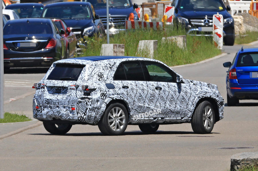 بنز در حال ساخت رقبای جدید بیامو X5 بنز در حال ساخت رقبای جدید بیامو X5