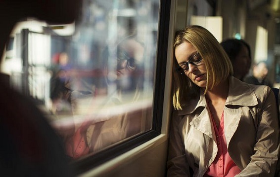 5 تغییر در رژیم غذایی برای مقابله با خستگی مزمن 5 تغییر در رژیم غذایی برای مقابله با خستگی مزمن