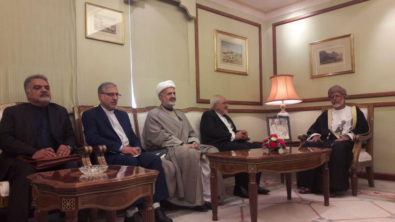 استقبال وزیر خارجه عمان از ظریف (عکس)
