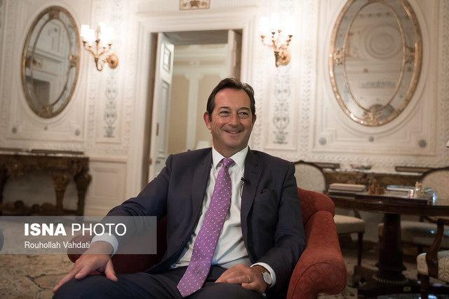 سفیر انگلیس در تهران: در آینده نزدیک صدور ویزا انگلیس افزایش مییابد/ به طور کامل و قوی از اجرای برجام حمایت میکنیم/ به توانایی دیپلماتیک ظریف احترام میگذارم سفیر انگلیس در تهران: در آینده نزدیک صدور ویزا انگلیس افزایش مییابد/ به طور کامل و قوی از اجرای برجام حمایت میکنیم/ به توانایی دیپلماتیک ظریف احترام میگذارم