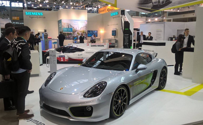 رونمایی از کایمن e-volution، اولین پورشه تمام‌برقی (+عکس)