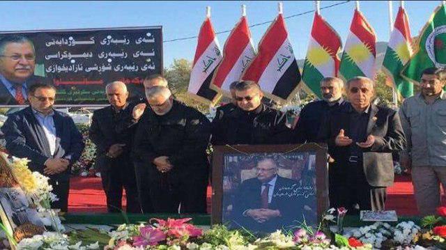 حضور سردار سیمانی بر سر مزار جلال طالبانی (+عکس)