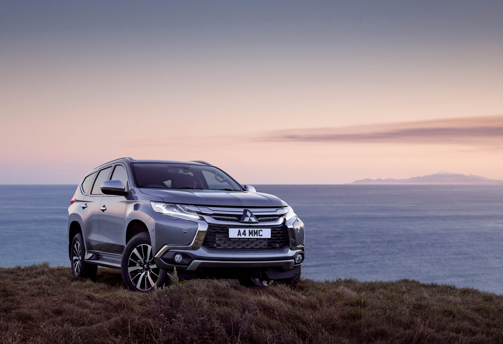 ورود دوباره شوگان یا پاجرو اسپورت به انگلیس ورود دوباره شوگان یا پاجرو اسپورت به انگلیس