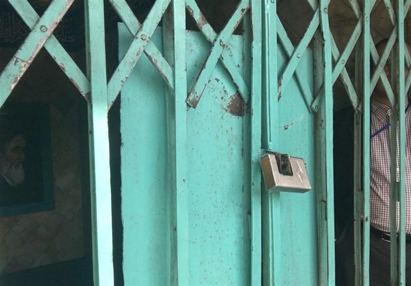 حبس شهروندان و غرفه داران نمایشگاه مطبوعات در متروی مصلی (+عکس)